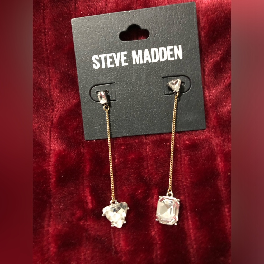 Womenβs earrings